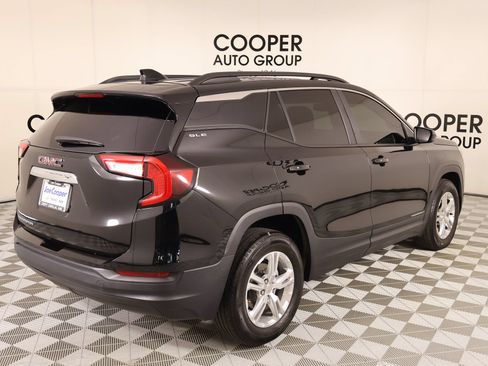 Used 2024 GMC Terrain SLE w/ Driver Convenience Package FWD image 20