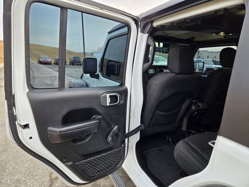 Used 2019 Jeep Wrangler Unlimited Sport image 22