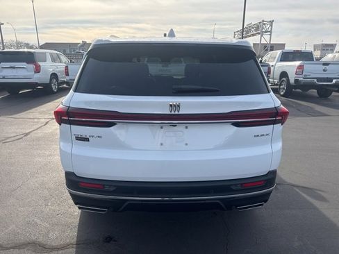 Used 2025 Buick Enclave Preferred image 4