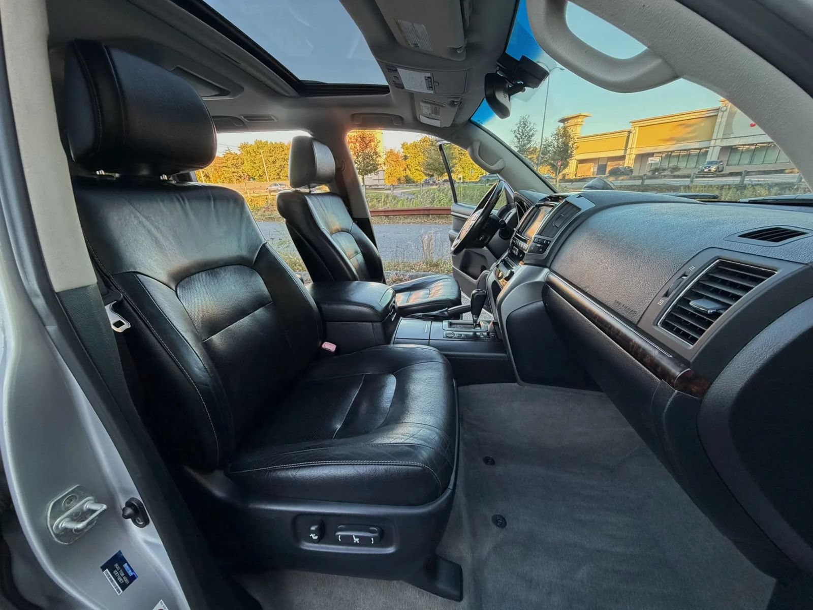 Used 2013 Toyota Land Cruiser AWD/4WD image 84