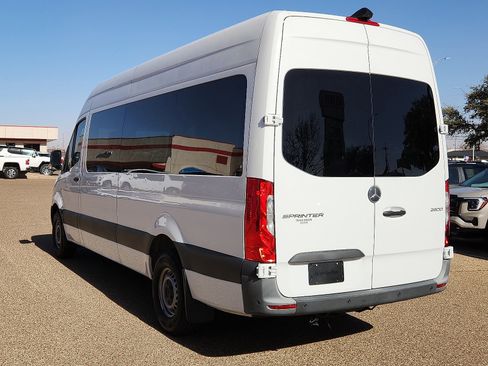 Used 2022 Mercedes-Benz Sprinter 2500 image 3