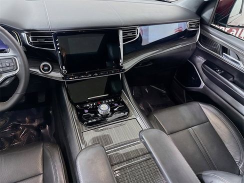 Used 2022 Jeep Wagoneer Series III w/ Premium Group I image 29