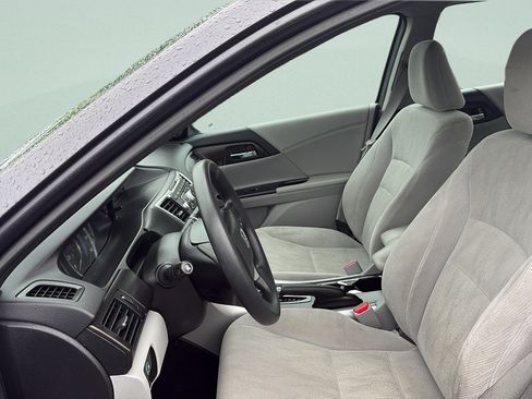 Used 2015 Honda Accord EX image 10