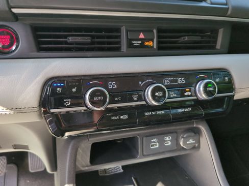 Used 2023 Honda Pilot Elite image 27