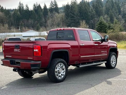 Used 2018 GMC Sierra 2500 Denali w/ Duramax Plus Package AWD/4WD image 7