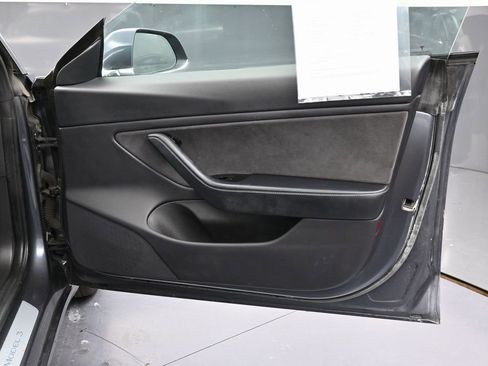 Used 2018 Tesla Model 3 Long Range image 40