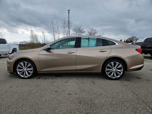 Used 2018 Chevrolet Malibu Premier w/ Premier Sun and Wheel Package image 4