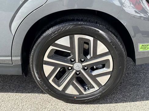Used 2023 Hyundai Kona SE image 10