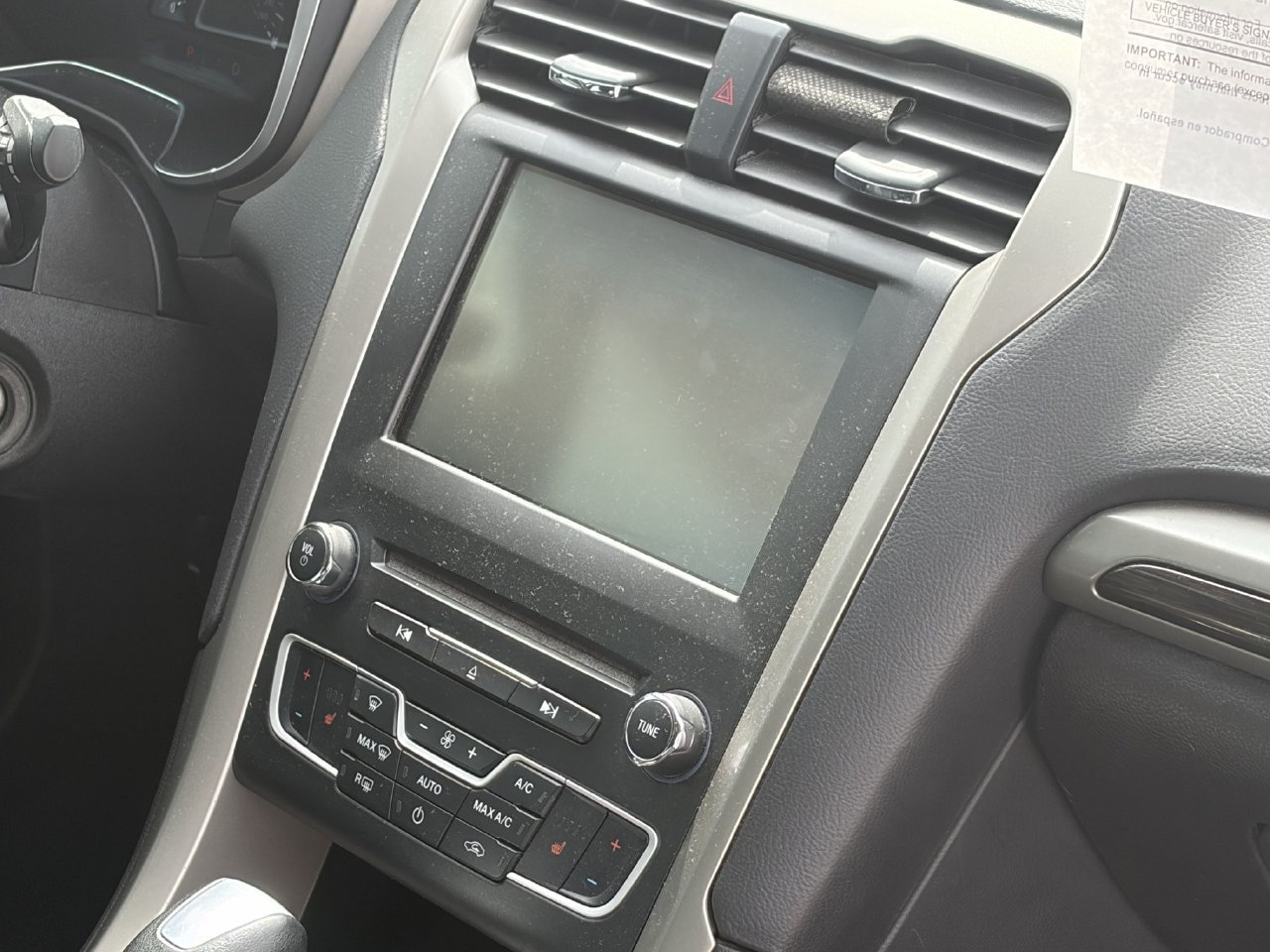 Used 2016 Ford Fusion SE w/ Equipment Group 202A FWD image 4