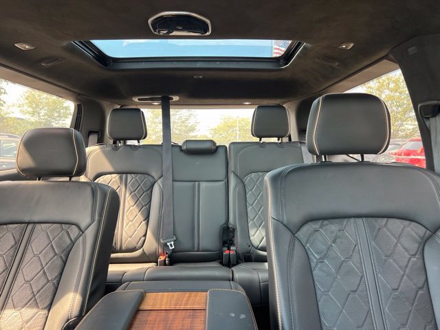 Used 2022 Jeep Grand Wagoneer Series III AWD/4WD image 37