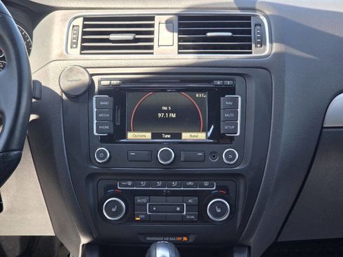 Used 2012 Volkswagen Jetta GLI Autobahn image 24