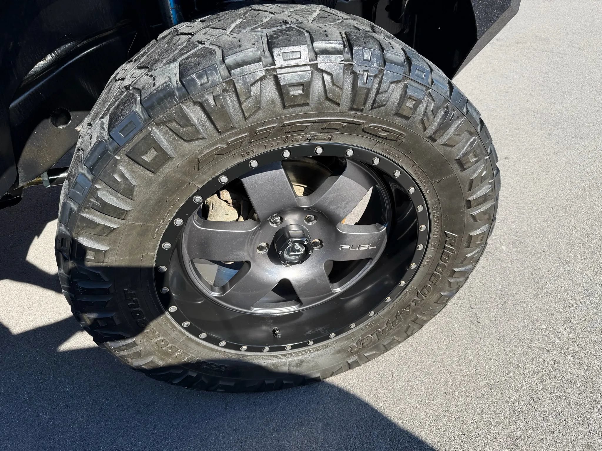 Used 2014 Jeep Wrangler Unlimited Sahara w/ Dual Top Group AWD/4WD image 17
