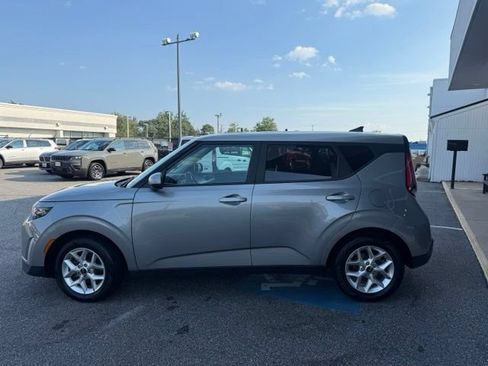 Used 2024 Kia Soul LX w/ Option Group 015 FWD image 22