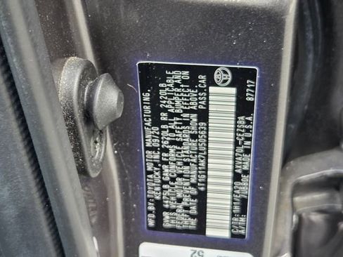 Used 2020 Toyota Camry SE image 32