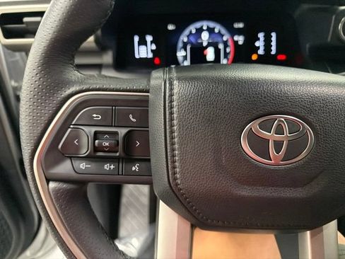 Certified 2025 Toyota 4Runner SR5 AWD/4WD image 23