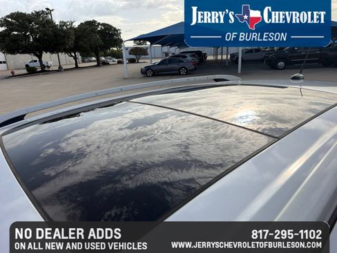 Used 2017 Ford Escape Titanium w/ Equipment Group 301A AWD/4WD image 12