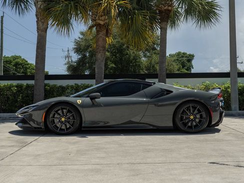Used 2022 Ferrari SF90 Stradale AWD/4WD image 5