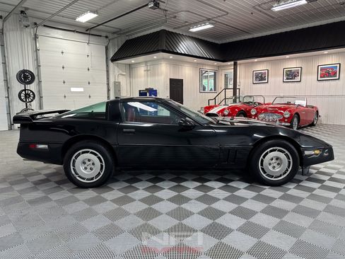 Used 1987 Chevrolet Corvette Coupe RWD image 7