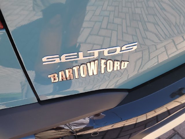 Used 2025 Kia Seltos EX w/ EX Sunroof Package FWD image 9