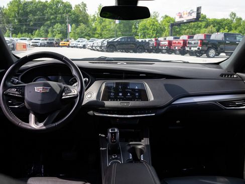 Used 2019 Cadillac XT4 Premium Luxury FWD image 19