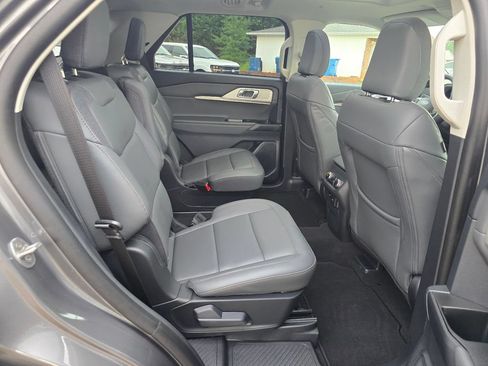 Used 2026 Ford Explorer Active w/ Active Comfort Package AWD/4WD image 14