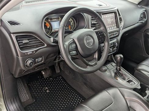 Certified 2021 Jeep Cherokee Trailhawk w/ Trailer Tow Group image 11