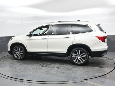 Used 2016 Honda Pilot Touring image 8