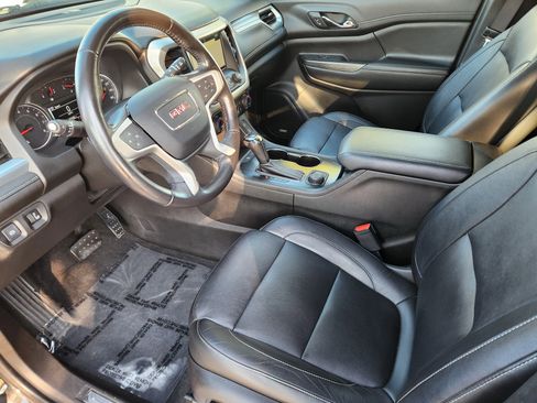 Used 2019 GMC Acadia SLT image 16