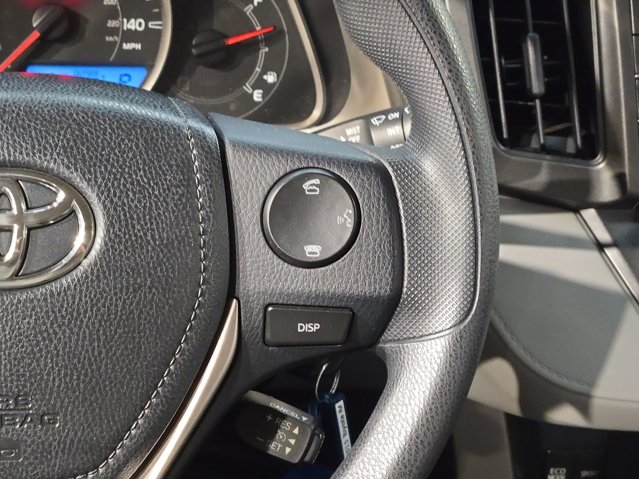 Used 2015 Toyota RAV4 LE FWD image 27