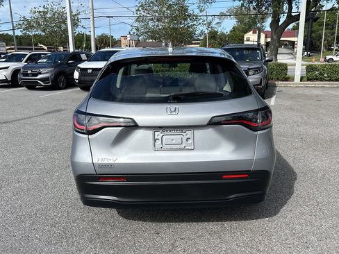 Certified 2023 Honda HR-V LX image 6