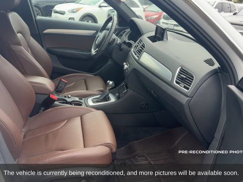 Used 2018 Audi Q3 2.0T Premium Plus w/ Premium Plus Package FWD image 15