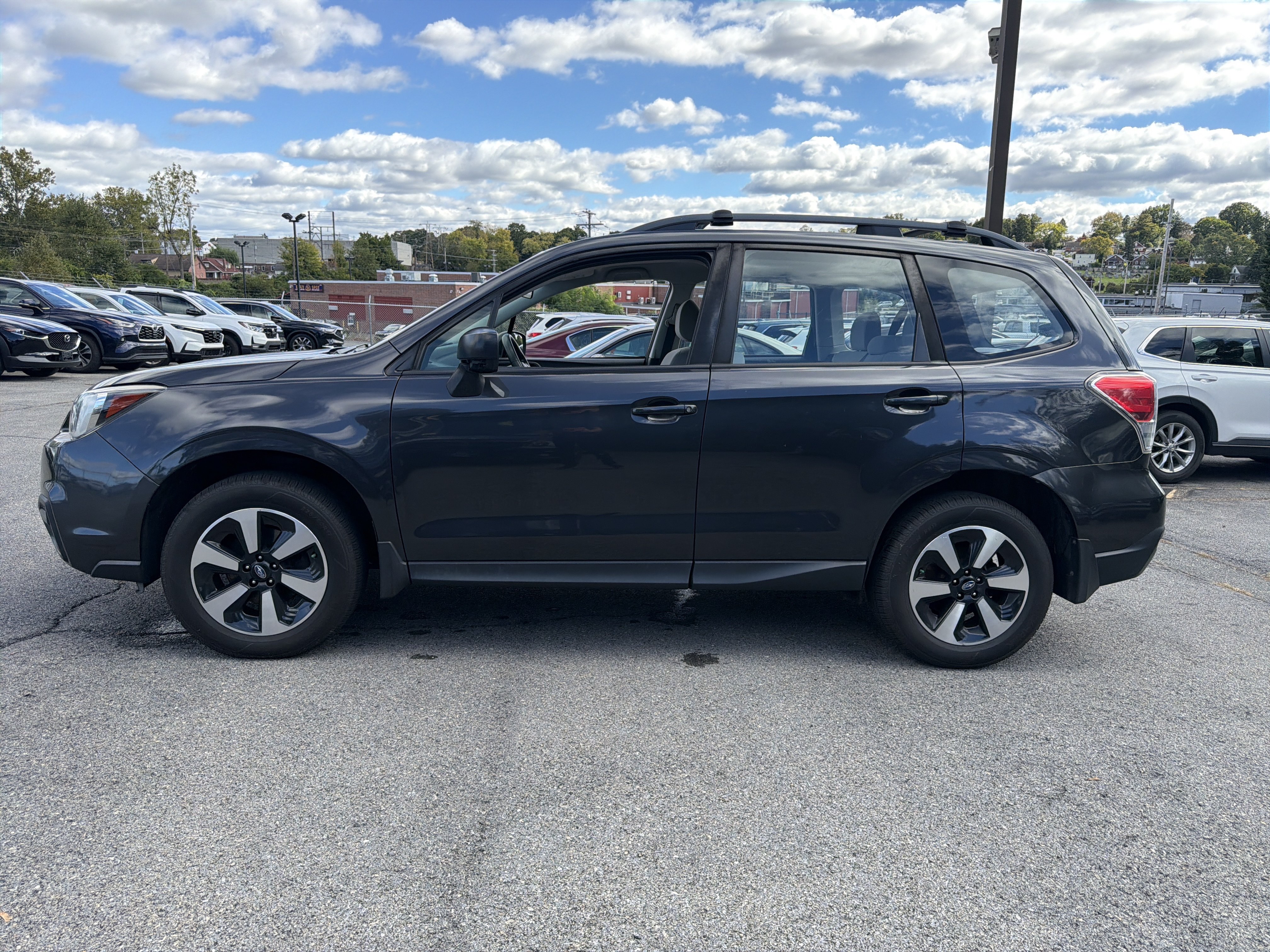 Used 2018 Subaru Forester 2.5i w/ Alloy Wheel Package AWD/4WD image 4