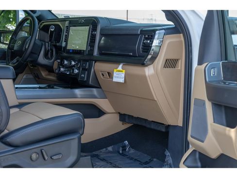 New 2025 Ford F250 Lariat w/ Chrome Package image 10