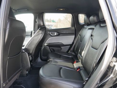 Used 2024 Jeep Compass Latitude image 14