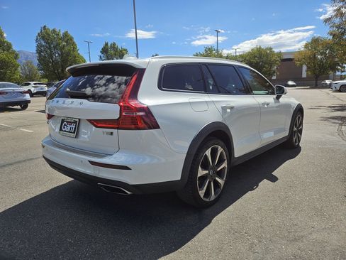 Used 2020 Volvo V60 T5 Cross Country w/ Protection Package Premier AWD/4WD image 5