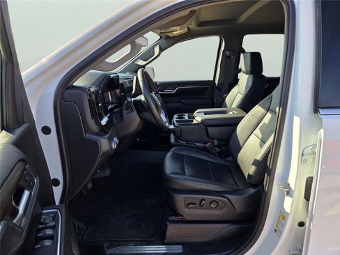 Used 2024 GMC Sierra 1500 SLT image 14