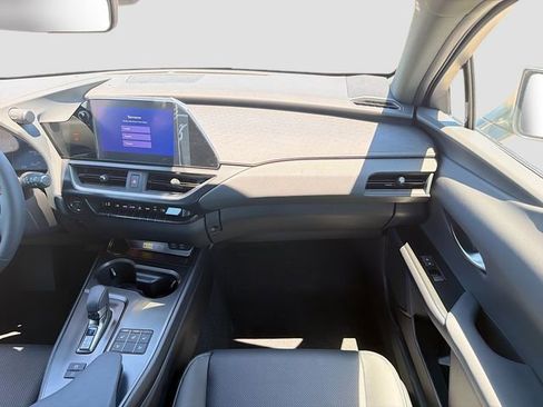 New 2026 Lexus UX 300h FWD image 18