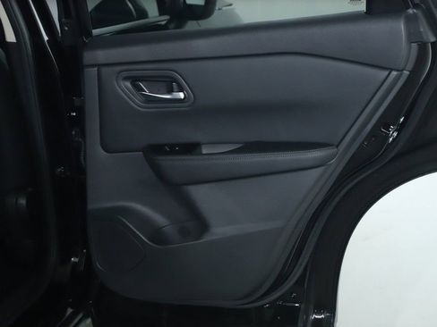 Certified 2026 Nissan Rogue SV image 32