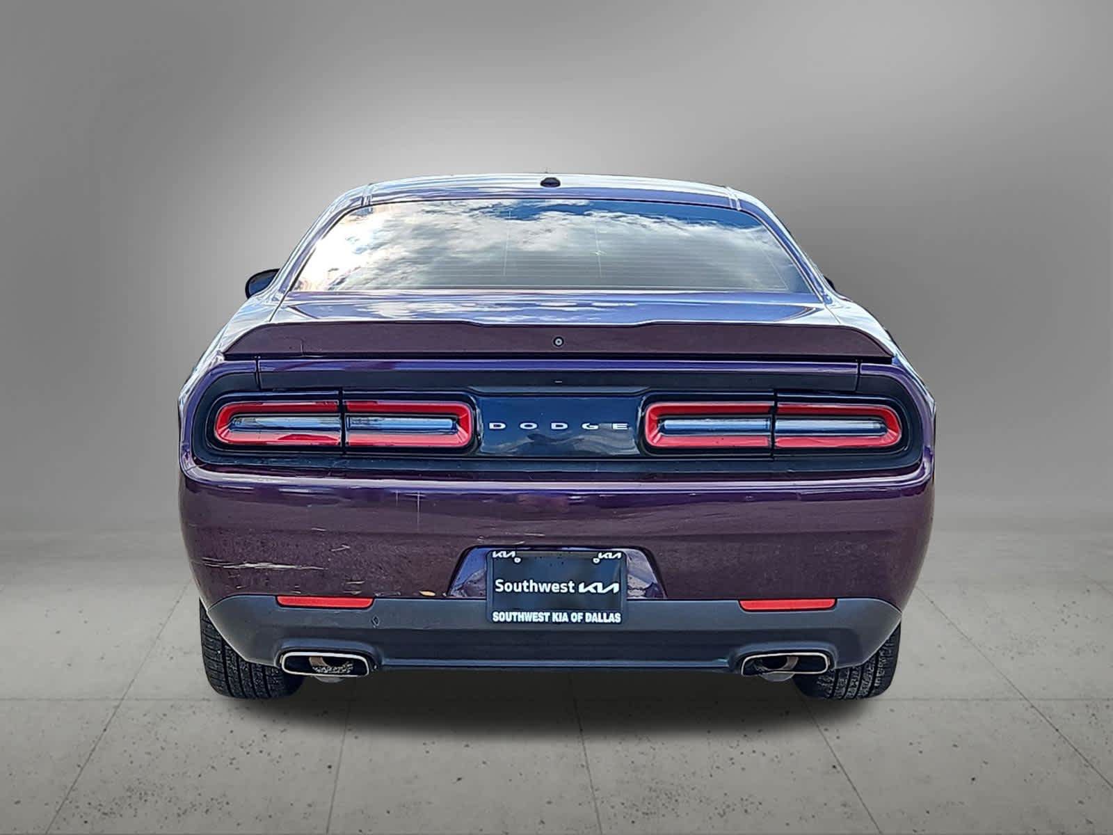 Used 2020 Dodge Challenger SXT RWD image 5
