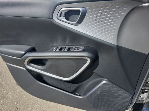 Used 2024 Kia Soul LX w/ Option Group 015 FWD image 26
