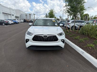 Used 2023 Toyota Highlander XLE