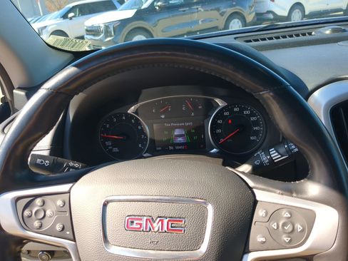 Used 2022 GMC Terrain SLT w/ Infotainment Package II image 14