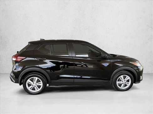 Used 2024 Nissan Kicks S FWD image 4
