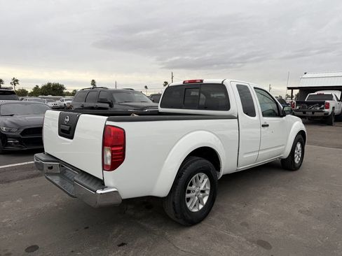 Used 2018 Nissan Frontier SV image 10