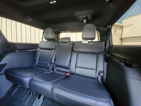 Used 2025 Ford Expedition Max Platinum w/ Stealth Performance Package AWD/4WD image 24