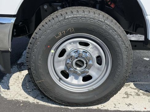 New 2026 Ford F350 XL w/ FX4 Off-Road Package AWD/4WD image 9