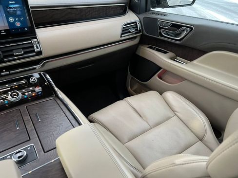 Used 2024 Lincoln Navigator L Reserve w/ Monochromatic Package image 35