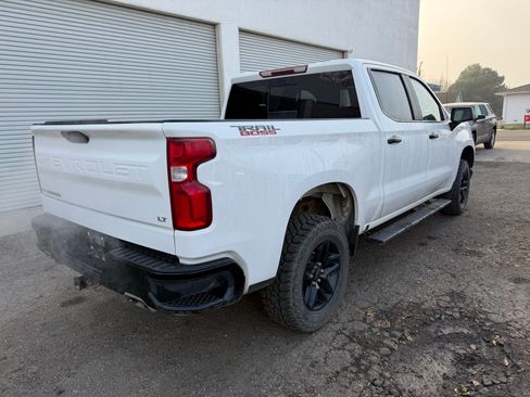 Used 2021 Chevrolet Silverado 1500 LT Trail Boss w/ Convenience Package II image 2