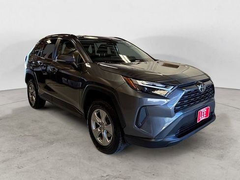 Used 2022 Toyota RAV4 XLE AWD/4WD image 7