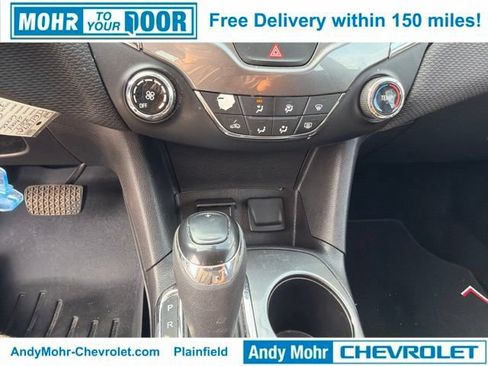 Used 2017 Chevrolet Cruze LT FWD image 18